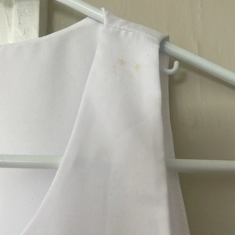 White Tank‎ - Picture 2 of 3